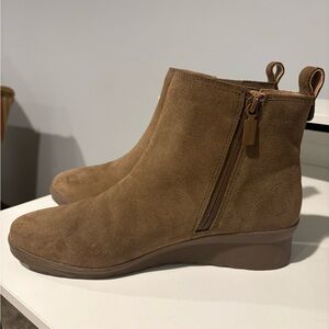 Blondo Tan (with a hint of forest green) waterproof Suede Ankle Booties